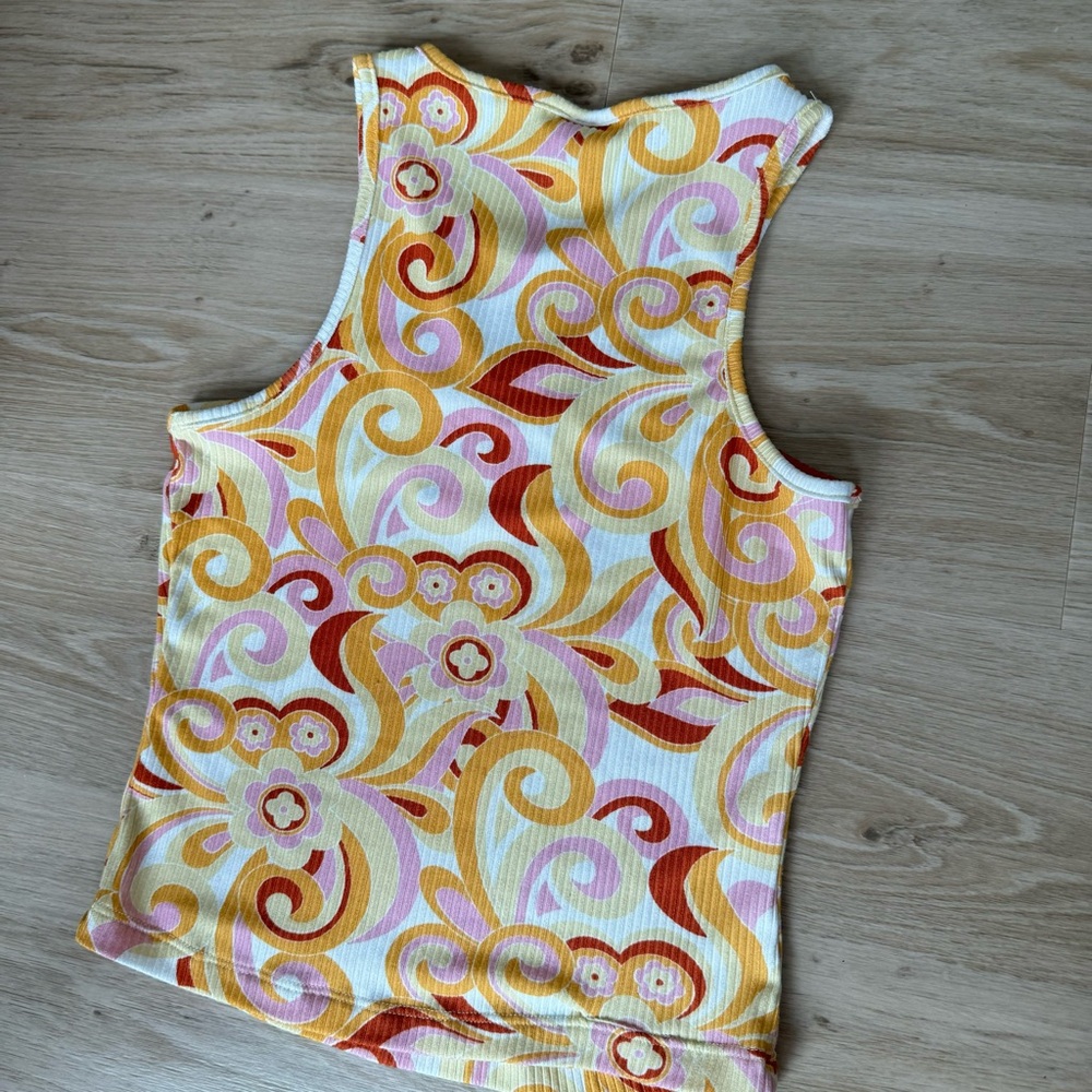 Vintage floral cutout tank - Picture 2 of 3